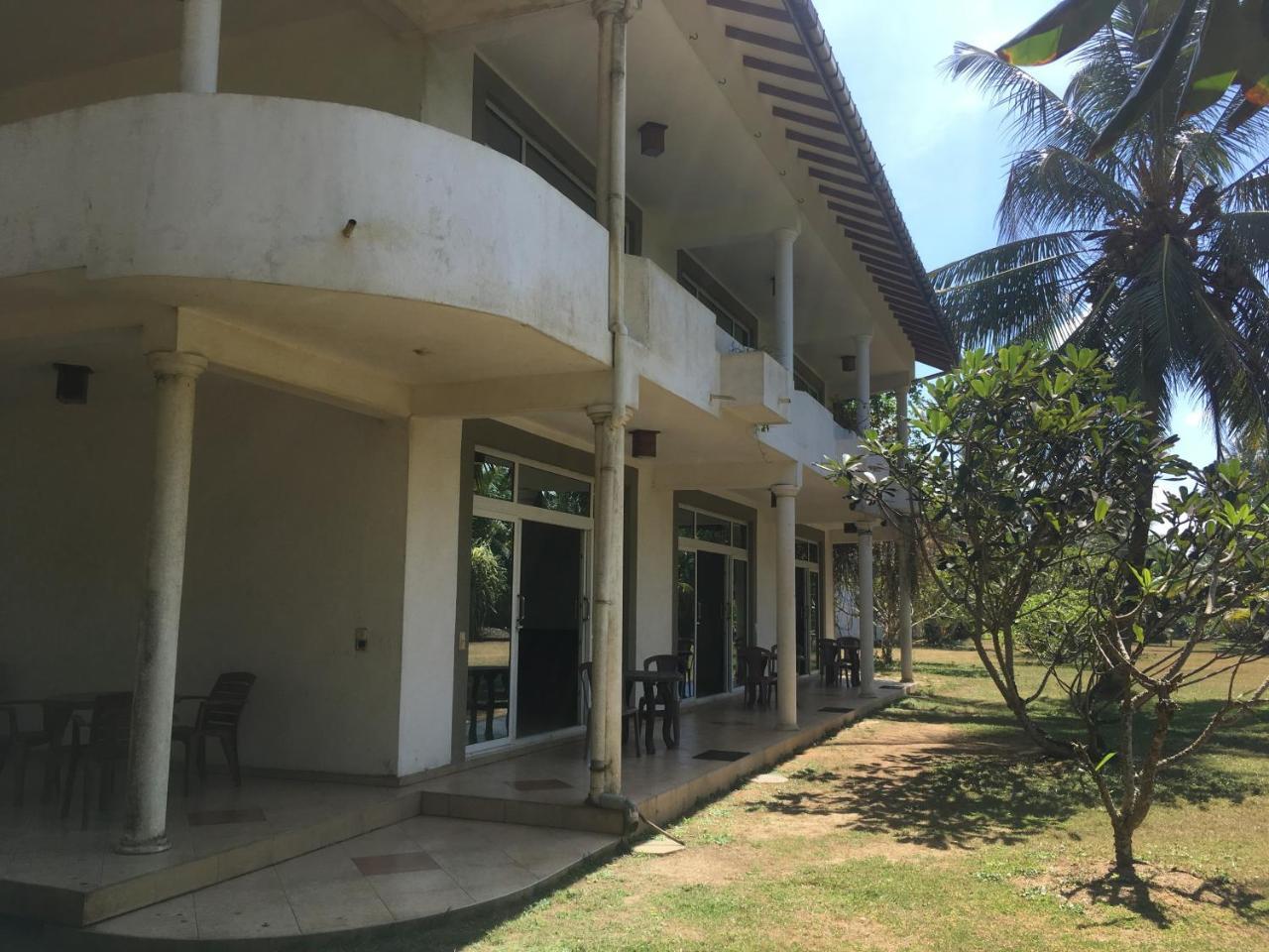 Raja Beach Hotel - Level 1 Safe&Secure Balapitiya Exterior foto